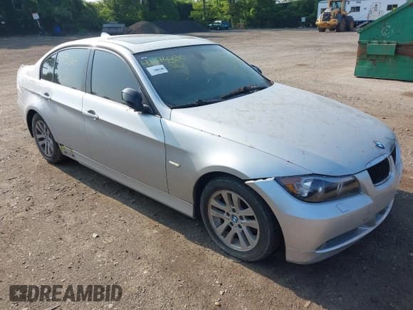 ✅ 2007 BMW 3 Series 328xi • VIN: WBAVC93537K032719 • Лот: 42576430. Опубликован ранее на IAAI с пробегом Не указан. Бесплатный доступ к архиву аукционных продаж из США и подробный отчёт об истории автомобиля на DreamBid. Изображение 1.