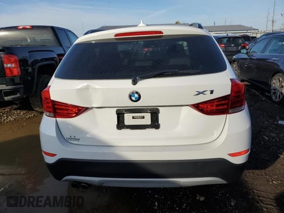 ✅ 2015 BMW X1 sDrive28i • VIN: WBAVM1C56FVZ93794 • Lot: 92453405. Wystawiony na Copart z przebiegiem 80 230 mil. Bezpłatny archiwum sprzedaży aukcyjnych z USA i szczegółowy raport historii pojazdu na DreamBid. Zdjęcie 6.