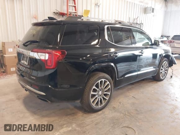 ✅ 2021 GMC Acadia Denali • VIN: 1GKKNXLS3MZ154496 • Lot: 43590846. Wystawiony na IAAI z przebiegiem 135 927 mil. Bezpłatny archiwum sprzedaży aukcyjnych z USA i szczegółowy raport historii pojazdu na DreamBid. Zdjęcie 4.