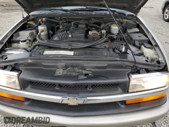 ✅ 2001 Chevrolet S-10 LS • VIN: 1GCCS19511K102618 • Лот: 42387565. Опубликован ранее на Copart с пробегом 201 606 миль. Бесплатный доступ к архиву аукционных продаж из США и подробный отчёт об истории автомобиля на DreamBid. Изображение 11.