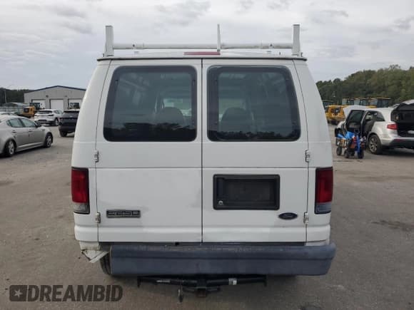 ✅ 2008 Ford Econoline Cargo Commercial • VIN: 1FTNE24W58DA07631 • Лот: 85516695. Опубликован ранее на Copart с пробегом 292 392 миль. Бесплатный доступ к архиву аукционных продаж из США и подробный отчёт об истории автомобиля на DreamBid. Изображение 6.