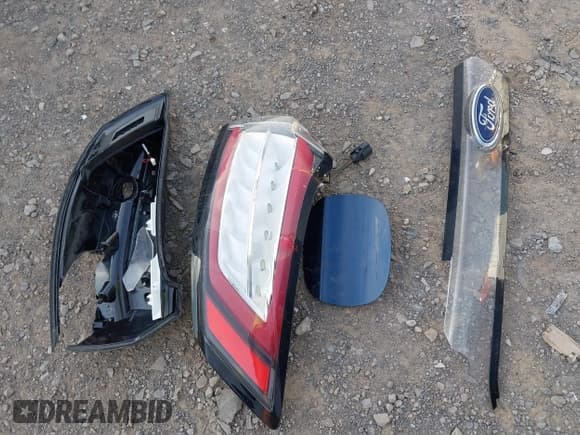 ✅ 2017 Ford Edge SEL • VIN: 2FMPK4J92HBB71030 • Lot: 43324917. Listed on IAAI with 98,054 mi. Free auction sales archive from the USA and detailed vehicle history report at DreamBid. Image 12.