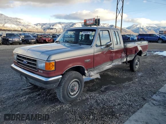 ✅ 1990 Ford F-250 • VIN: 1FTHX26H9LKA97005 • Лот: 86840874. Опубликован ранее на Copart с пробегом 111 275 миль. Бесплатный доступ к архиву аукционных продаж из США и подробный отчёт об истории автомобиля на DreamBid. Изображение 1.