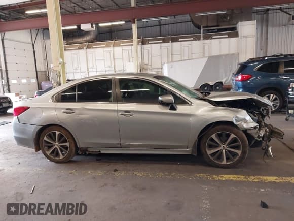 ✅ 2015 Subaru Legacy Limited • VIN: 4S3BNAL66F3040333 • Lot: 43206430. Wystawiony na IAAI z przebiegiem 141 414 mil. Bezpłatny archiwum sprzedaży aukcyjnych z USA i szczegółowy raport historii pojazdu na DreamBid. Zdjęcie 14.