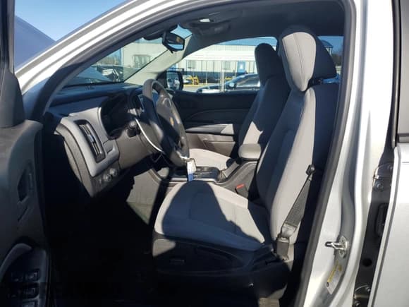 ✅ 2017 Chevrolet Colorado 4WD WT • VIN: 1GCGTBEN8H1161742 • Лот: 84974004. Опубликован ранее на Copart с пробегом 52 078 миль. Бесплатный доступ к архиву аукционных продаж из США и подробный отчёт об истории автомобиля на DreamBid. Изображение 7.