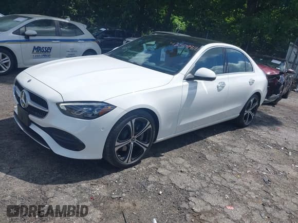 ✅ 2025 Mercedes-Benz C 300 • VIN: W1KAF4GB9SR279017 • Lot: 42509816. Listed on IAAI with 480 mi. Free auction sales archive from the USA and detailed vehicle history report at DreamBid. Image 17.