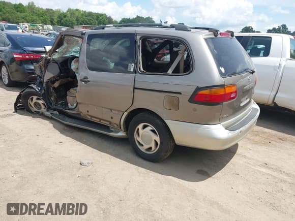 ✅ 1998 Toyota Sienna LE • VIN: 4T3ZF13C1WU025575 • Lot: 42181863. Wystawiony na IAAI z przebiegiem Nie podano. Bezpłatny archiwum sprzedaży aukcyjnych z USA i szczegółowy raport historii pojazdu na DreamBid. Zdjęcie 3.