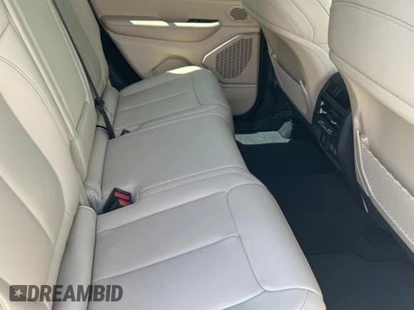 ✅ 2023 Jeep Grand Cherokee • VIN: 1C4RJHKG5P8100300 • Lot: 67388925. Listed on Copart with 36 mi. Free auction sales archive from the USA and detailed vehicle history report at DreamBid. Image 14.