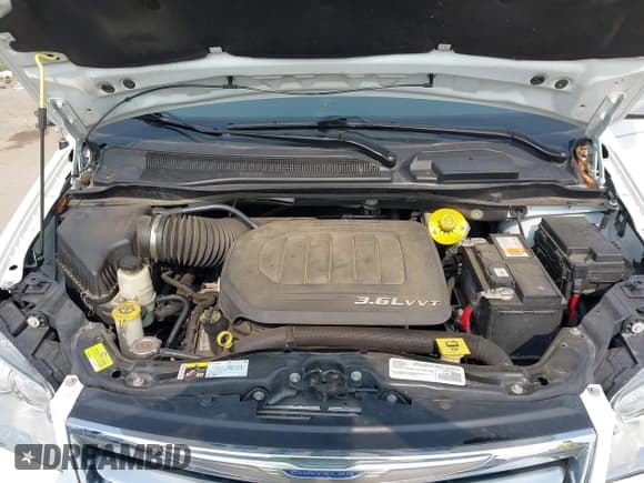 ✅ 2016 Chrysler Town & Country Touring L Anniversary Edition • VIN: 2C4RC1CG2GR304489 • Лот: 42453298. Опубликован ранее на IAAI с пробегом 66 099 миль. Бесплатный доступ к архиву аукционных продаж из США и подробный отчёт об истории автомобиля на DreamBid. Изображение 10.