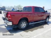 ✅ 2022 Ram 2500 Laramie • VIN: 3C6UR5FL8NG345695 • Lot: 42564730. Wystawiony na IAAI z przebiegiem 78 812 mil. Bezpłatny archiwum sprzedaży aukcyjnych z USA i szczegółowy raport historii pojazdu na DreamBid. Zdjęcie 4.