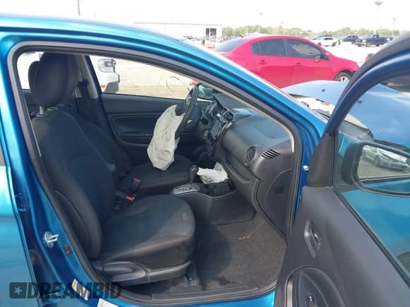 ✅ 2020 Mitsubishi Mirage ES • VIN: ML32F3FJ9LHF11310 • Lot: 42982812. Wystawiony na IAAI z przebiegiem 49 821 mil. Bezpłatny archiwum sprzedaży aukcyjnych z USA i szczegółowy raport historii pojazdu na DreamBid. Zdjęcie 5.