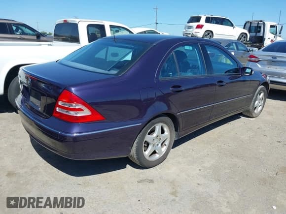 ✅ 2001 Mercedes-Benz C 320 • VIN: WDBRF64J91F017954 • Lot: 42923896. Wystawiony na IAAI z przebiegiem 136 839 mil. Bezpłatny archiwum sprzedaży aukcyjnych z USA i szczegółowy raport historii pojazdu na DreamBid. Zdjęcie 4.