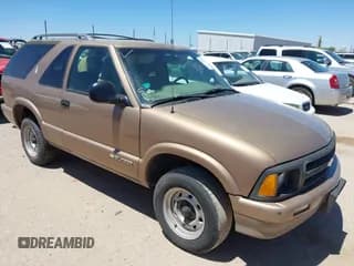 ✅ 1997 Chevrolet Blazer LS • VIN: 1GNCS18W7VK112285 • Lot: 42485308. Wystawiony na IAAI z przebiegiem 207 504 mil. Bezpłatny archiwum sprzedaży aukcyjnych z USA i szczegółowy raport historii pojazdu na DreamBid. Zdjęcie 1.