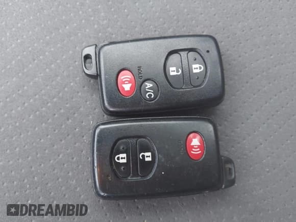 ✅ 2013 Toyota Prius Two • VIN: JTDKN3DU8D0354847 • Лот: 43789623. Опубликован ранее на IAAI с пробегом 259 854 миль. Бесплатный доступ к архиву аукционных продаж из США и подробный отчёт об истории автомобиля на DreamBid. Изображение 11.