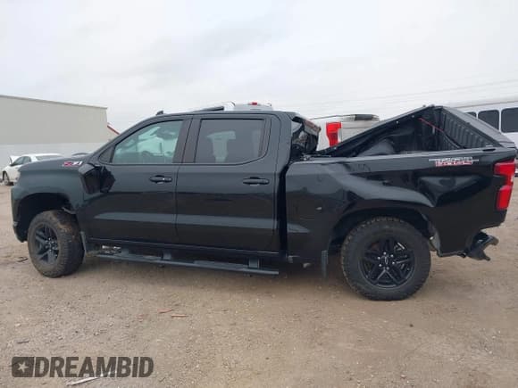✅ 2021 Chevrolet Silverado 1500 LT Trail Boss • VIN: 3GCPYFEL2MG471873 • Lot: 41216075. Wystawiony na IAAI z przebiegiem 40 334 mil. Bezpłatny archiwum sprzedaży aukcyjnych z USA i szczegółowy raport historii pojazdu na DreamBid. Zdjęcie 15.
