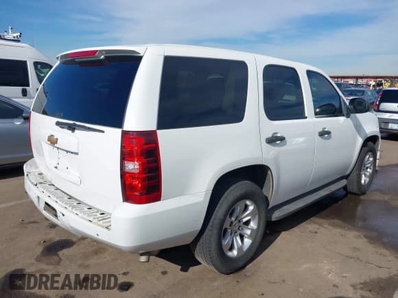 ✅ 2014 Chevrolet Tahoe Commercial • VIN: 1GNLC2E06ER162167 • Lot: 43810264. Wystawiony na IAAI z przebiegiem 177 870 mil. Bezpłatny archiwum sprzedaży aukcyjnych z USA i szczegółowy raport historii pojazdu na DreamBid. Zdjęcie 4.