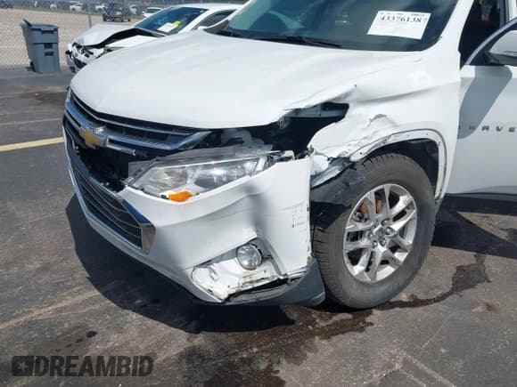 ✅ 2020 Chevrolet Traverse LT • VIN: 1GNERHKW9LJ296542 • Lot: 43376138. Wystawiony na IAAI z przebiegiem 51 214 mil. Bezpłatny archiwum sprzedaży aukcyjnych z USA i szczegółowy raport historii pojazdu na DreamBid. Zdjęcie 6.