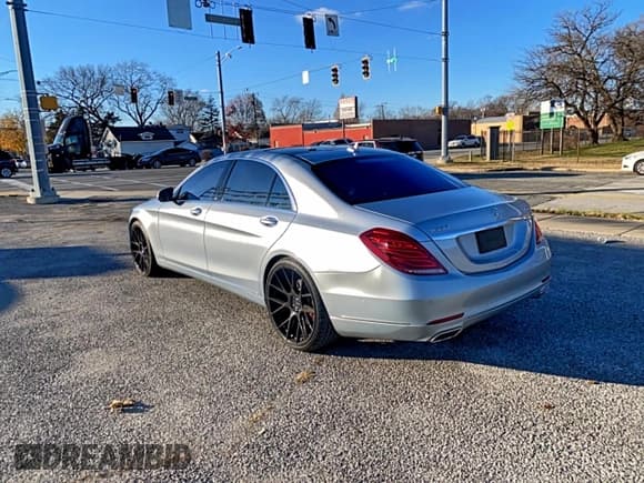 ✅ 2015 Mercedes-Benz S 550 • VIN: WDDUG8FB7FA160289 • Lot: 95101285. Listed on Copart with 82,644 mi. Free auction sales archive from the USA and detailed vehicle history report at DreamBid. Image 3.