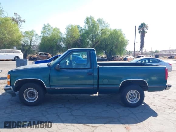 ✅ 1997 Chevrolet Silverado 1500 • VIN: 1GCEC14W3VZ100369 • Lot: 43208475. Wystawiony na IAAI z przebiegiem 101 950 mil. Bezpłatny archiwum sprzedaży aukcyjnych z USA i szczegółowy raport historii pojazdu na DreamBid. Zdjęcie 14.