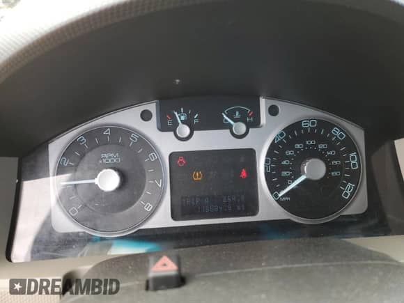 2011 Mercury Mariner z VIN 4M2CN8B73BKJ06886, wystawiony jako Copart lot #50308485 z przebiegiem 118 584 mil mil oraz Szkoda całkowita • Salvage title. Historia ofert i sprzedaży dostępna na DreamBid. Obrazek 9.