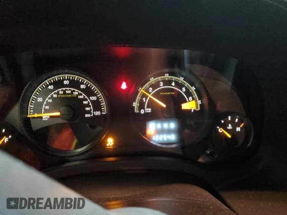 ✅ 2014 Jeep Patriot Latitude • VIN: 1C4NJRFB5ED744354 • Лот: 92090215. Опубликован ранее на Copart с пробегом 122 940 миль. Бесплатный доступ к архиву аукционных продаж из США и подробный отчёт об истории автомобиля на DreamBid. Изображение 9.