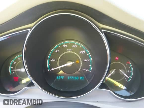 2011 Chevrolet Malibu 2LT z VIN 1G1ZD5E78BF388392, wystawiony jako IAAI lot #41643679 z przebiegiem 177 168 mil mil oraz . Historia ofert i sprzedaży dostępna na DreamBid. Obrazek 7.