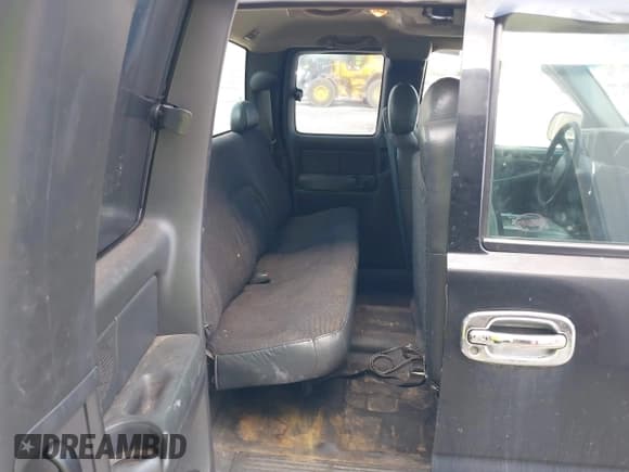 ✅ 2000 Chevrolet Silverado 1500 • VIN: 1GCEK19V8YE364816 • Lot: 43410219. Wystawiony na IAAI z przebiegiem 199 597 mil. Bezpłatny archiwum sprzedaży aukcyjnych z USA i szczegółowy raport historii pojazdu na DreamBid. Zdjęcie 8.