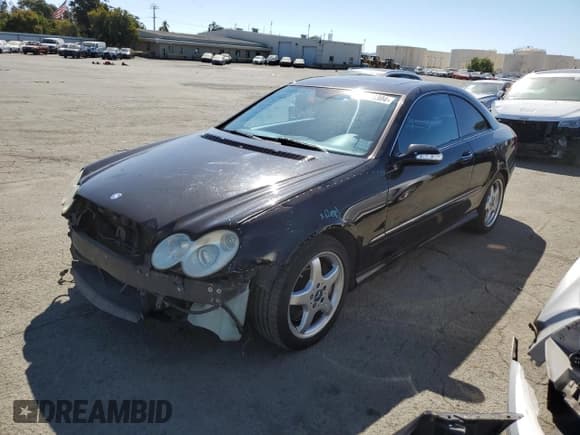 ✅ 2003 Mercedes-Benz CLK 500 • VIN: WDBTJ75J43F018571 • Lot: 72736304. Wystawiony na Copart z przebiegiem 125 780 mil. Bezpłatny archiwum sprzedaży aukcyjnych z USA i szczegółowy raport historii pojazdu na DreamBid. Zdjęcie 1.