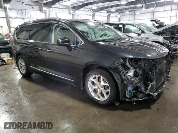 ✅ 2018 Chrysler Pacifica Touring L Plus • VIN: 2C4RC1EG7JR157252 • Lot: 81389925. Listed on Copart with 125,569 mi. Free auction sales archive from the USA and detailed vehicle history report at DreamBid. Image 4.