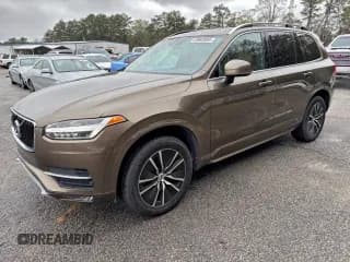 ✅ 2017 Volvo XC90 Momentum • VIN: YV4A22PK1H1177645 • Lot: 93982895. Wystawiony na Copart z przebiegiem 158 425 mil. Bezpłatny archiwum sprzedaży aukcyjnych z USA i szczegółowy raport historii pojazdu na DreamBid. Zdjęcie 1.