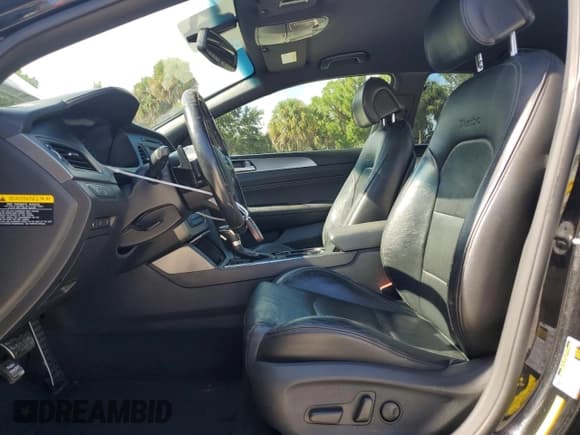 ✅ 2015 Hyundai Sonata Sport • VIN: 5NPE34AB6FH102726 • Lot: 81548055. Wystawiony na Copart z przebiegiem 166 859 mil. Bezpłatny archiwum sprzedaży aukcyjnych z USA i szczegółowy raport historii pojazdu na DreamBid. Zdjęcie 7.