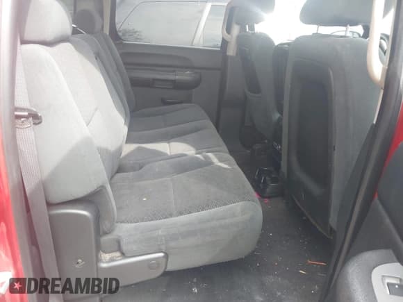 ✅ 2008 Chevrolet Silverado 1500 1LT • VIN: 2GCEC13J681148757 • Lot: 43469479. Wystawiony na IAAI z przebiegiem 236 553 mil. Bezpłatny archiwum sprzedaży aukcyjnych z USA i szczegółowy raport historii pojazdu na DreamBid. Zdjęcie 8.