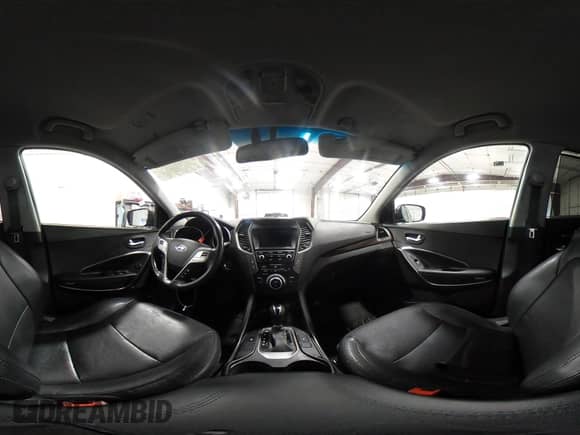 2017 Hyundai Santa Fe 2.0T z VIN 5XYZUDLA9HG433491, wystawiony jako IAAI lot #43298379 z przebiegiem 135 099 mil mil oraz . Historia ofert i sprzedaży dostępna na DreamBid. Obrazek 18.