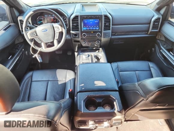 ✅ 2020 Ford Expedition XLT • VIN: 1FMJU1HT7LEA80722 • Lot: 82341795. Wystawiony na Copart z przebiegiem 114 156 mil. Bezpłatny archiwum sprzedaży aukcyjnych z USA i szczegółowy raport historii pojazdu na DreamBid. Zdjęcie 8.