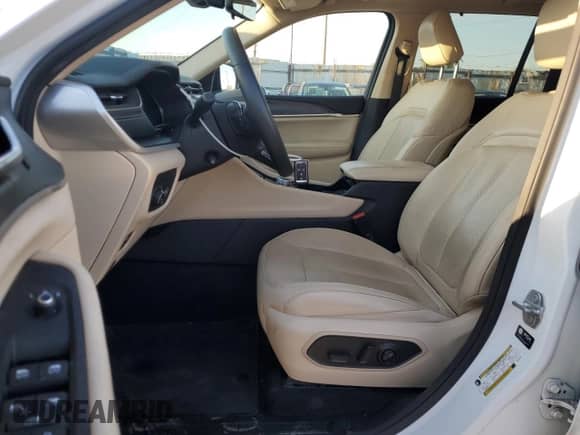 2022 Jeep Grand Cherokee Limited с VIN 1C4RJGBG7N8634129, выставлен на аукционе Copart как лот 70141575 с пробегом 36 550 миль миль и Списание • Salvage title. История ставок и продаж доступна на DreamBid. Изображение 7.