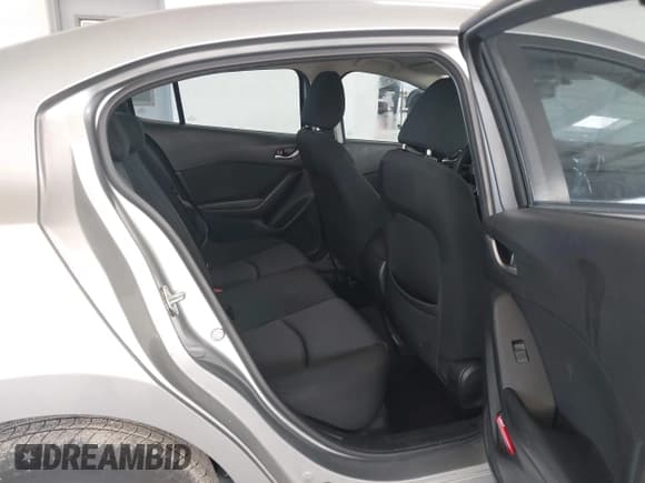 ✅ 2014 Mazda 3 i Sport • VIN: JM1BM1U71E1135001 • Lot: 43135170. Wystawiony na IAAI z przebiegiem 118 175 mil. Bezpłatny archiwum sprzedaży aukcyjnych z USA i szczegółowy raport historii pojazdu na DreamBid. Zdjęcie 8.