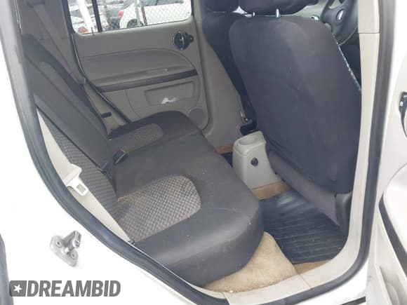 ✅ 2008 Chevrolet HHR LS • VIN: 3GNDA13D18S630690 • Лот: 41512955. Опубликован ранее на IAAI с пробегом 189 522 миль. Бесплатный доступ к архиву аукционных продаж из США и подробный отчёт об истории автомобиля на DreamBid. Изображение 8.