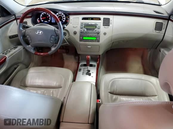 2007 Hyundai Azera SE с VIN KMHFC46F57A147922, выставлен на аукционе Copart как лот 47101075 с пробегом 107 121 миль миль и Списание • Salvage title. История ставок и продаж доступна на DreamBid. Изображение 8.