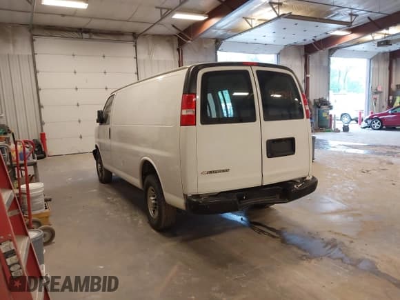 ✅ 2020 Chevrolet Express Cargo • VIN: 1GCZGGFG2L1269258 • Lot: 42290784. Listed on IAAI with 175,462 mi. Free auction sales archive from the USA and detailed vehicle history report at DreamBid. Image 3.
