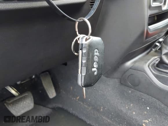 ✅ 2023 Jeep Wrangler Sahara • VIN: 1C4JJXP63PW683629 • Lot: 43033295. Listed on IAAI with 29,261 mi. Free auction sales archive from the USA and detailed vehicle history report at DreamBid. Image 11.