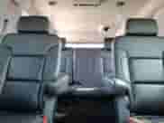 2017 Chevrolet Suburban LT z VIN 1GNSKHKCXHR162726, wystawiony jako Copart lot #63658314 z przebiegiem 137 066 mil mil oraz Szkoda całkowita • Salvage title. Historia ofert i sprzedaży dostępna na DreamBid. Obrazek 10.