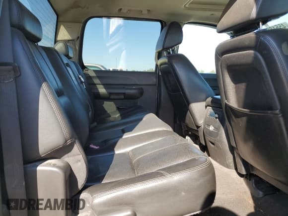 ✅ 2007 Chevrolet Silverado 2500HD 2LT • VIN: 1GCHK23K17F517840 • Лот: 45518815. Опубликован ранее на Copart с пробегом 154 011 миль. Бесплатный доступ к архиву аукционных продаж из США и подробный отчёт об истории автомобиля на DreamBid. Изображение 10.