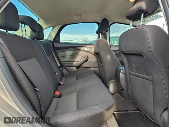 ✅ 2016 Ford Focus SE • VIN: 1FADP3F25GL361522 • Лот: 94776715. Опубликован ранее на Copart с пробегом 64 374 миль. Бесплатный доступ к архиву аукционных продаж из США и подробный отчёт об истории автомобиля на DreamBid. Изображение 10.