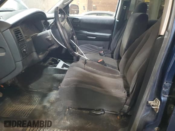 ✅ 2004 Dodge Dakota SLT • VIN: 1D7HG48NX4S501113 • Lot: 80197594. Wystawiony na Copart z przebiegiem 328 636 mil. Bezpłatny archiwum sprzedaży aukcyjnych z USA i szczegółowy raport historii pojazdu na DreamBid. Zdjęcie 7.