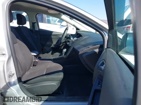 ✅ 2018 Ford Focus SE • VIN: 1FADP3F29JL273306 • Lot: 43341747. Listed on IAAI with 110,359 mi. Free auction sales archive from the USA and detailed vehicle history report at DreamBid. Image 5.