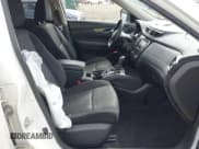 ✅ 2020 Nissan Rogue SV • VIN: JN8AT2MV4LW133430 • Lot: 43389614. Wystawiony na IAAI z przebiegiem 69 361 mil. Bezpłatny archiwum sprzedaży aukcyjnych z USA i szczegółowy raport historii pojazdu na DreamBid. Zdjęcie 5.