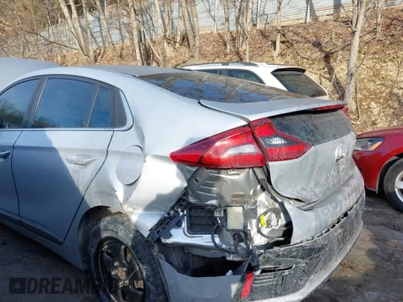 ✅ 2018 Hyundai Ioniq SEL • VIN: KMHC75LC2JU082573 • Lot: 41417248. Wystawiony na IAAI z przebiegiem 86 541 mil. Bezpłatny archiwum sprzedaży aukcyjnych z USA i szczegółowy raport historii pojazdu na DreamBid. Zdjęcie 12.