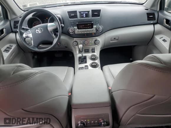 ✅ 2011 Toyota Highlander • VIN: 5TDBK3EH5BS062383 • Лот: 80079395. Опубликован ранее на Copart с пробегом 91 963 миль. Бесплатный доступ к архиву аукционных продаж из США и подробный отчёт об истории автомобиля на DreamBid. Изображение 8.