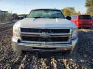 ✅ 2007 Chevrolet Silverado 2500HD Work Truck • VIN: 1GCHC24K67E539771 • Lot: 71622395. Wystawiony na Copart z przebiegiem 160 011 mil. Bezpłatny archiwum sprzedaży aukcyjnych z USA i szczegółowy raport historii pojazdu na DreamBid. Zdjęcie 5.