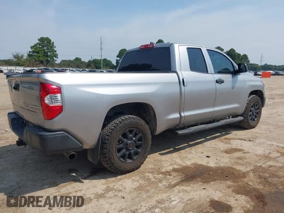 ✅ 2021 Toyota Tundra SR • VIN: 5TFRY5F15MX282355 • Лот: 43144641. Опубликован ранее на IAAI с пробегом 50 301 миль. Бесплатный доступ к архиву аукционных продаж из США и подробный отчёт об истории автомобиля на DreamBid. Изображение 4.